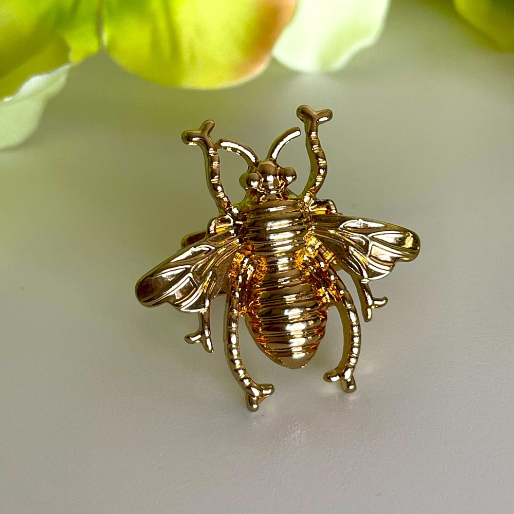 Gold bee adjustable ring - Picture 4 of 6